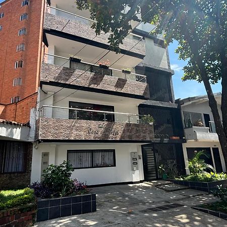 Casa Del Arbol Apto. 301 Medellín Esterno foto